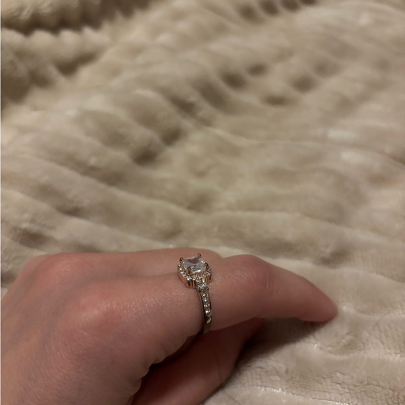 Lab Grown Diamond, Gold ring - Picture 2 of 3